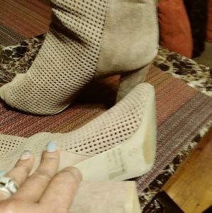 Size 10 Tan ankle boot